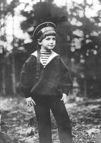 На фото: царевич Алексей в морской форме. Санкт-Петербург, 1909 год