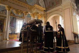 Страстная седмица 2016 года. Великая пятница. Изнесение плащаницы